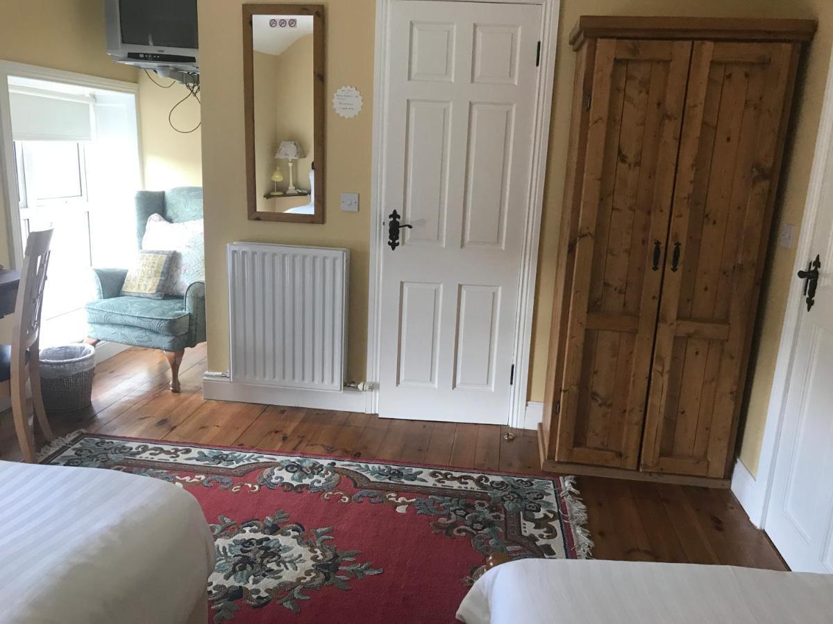 Anascaul Teac Seain Bar & Bnb المظهر الخارجي الصورة