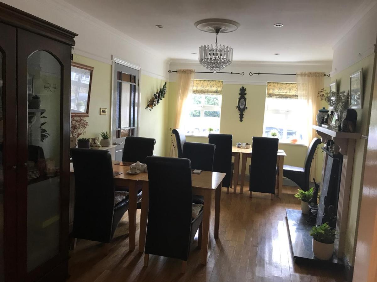 Anascaul Teac Seain Bar & Bnb المظهر الخارجي الصورة