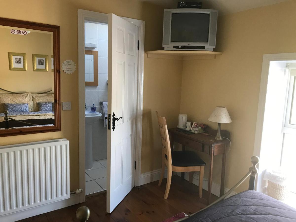 Anascaul Teac Seain Bar & Bnb المظهر الخارجي الصورة