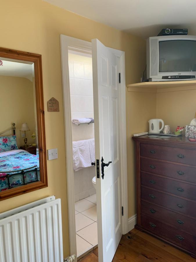 Anascaul Teac Seain Bar & Bnb المظهر الخارجي الصورة