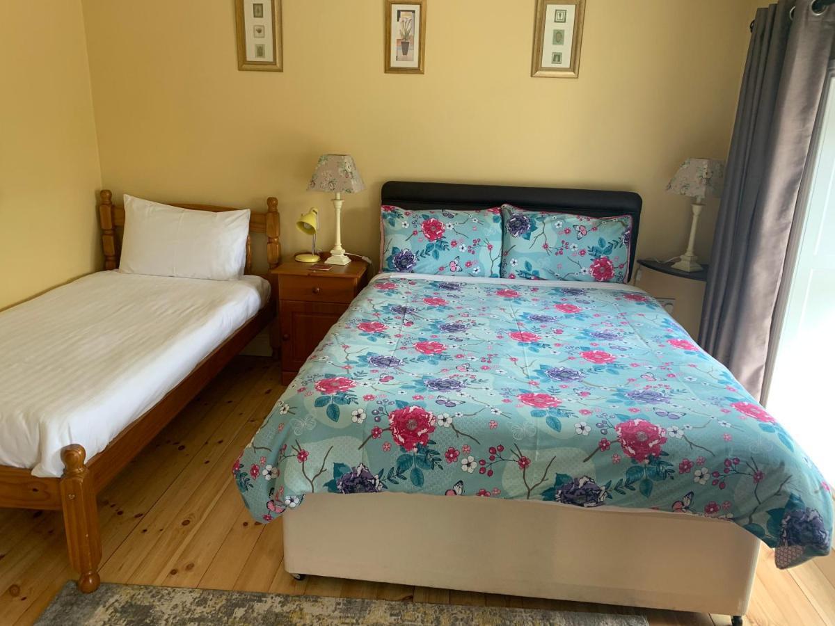 Anascaul Teac Seain Bar & Bnb المظهر الخارجي الصورة