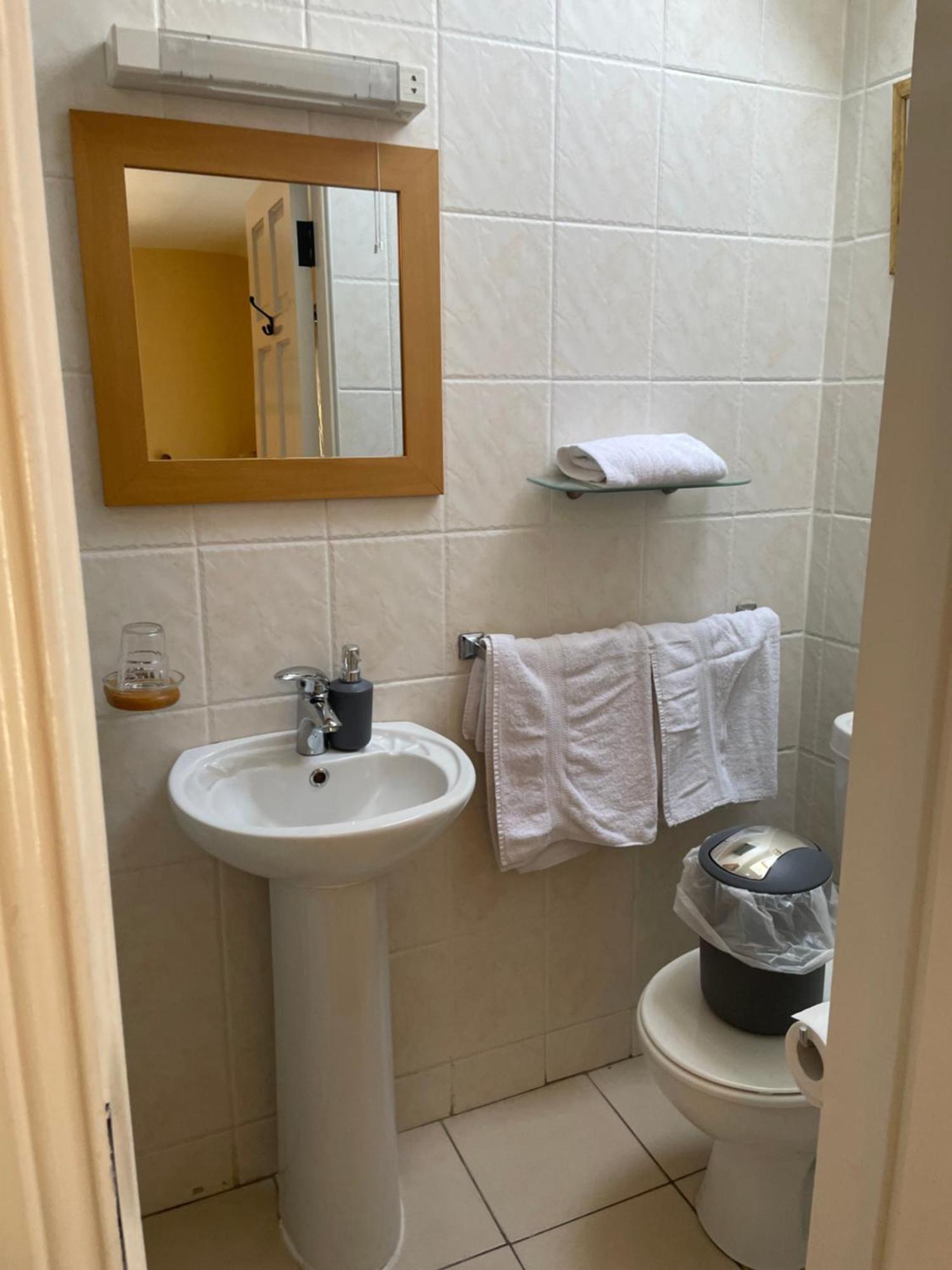 Anascaul Teac Seain Bar & Bnb المظهر الخارجي الصورة